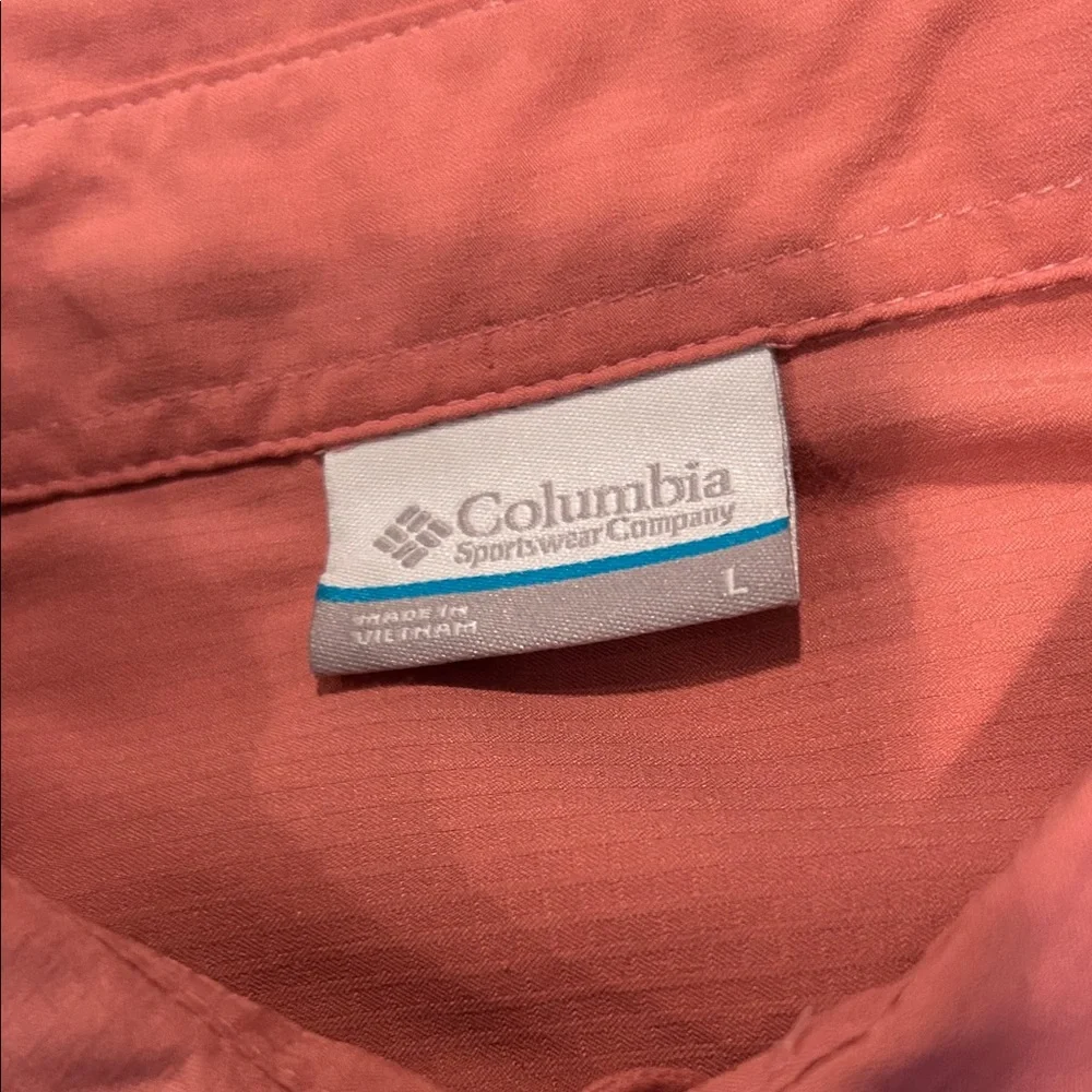 Columbia Men's Coral Casual Button-Down Shirt - Picture 2 of 4